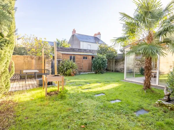 Vends maison familiale années 20 - 240m² - Place Zola Nantes