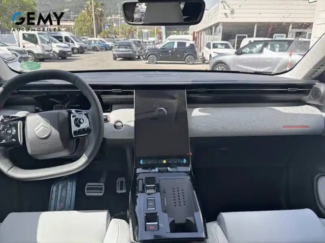 Citroën C5 Aircross hybride rechargeable 195 ch e-eat7 — photo 8