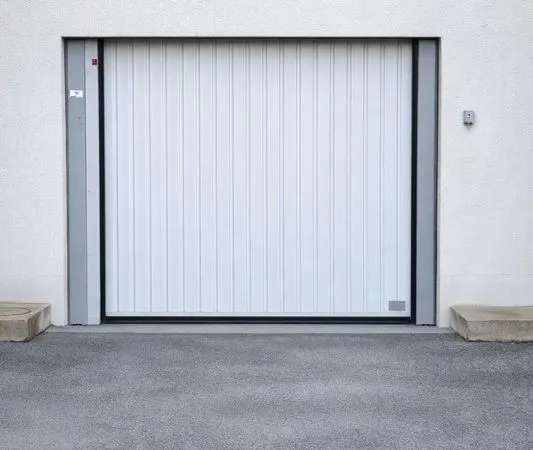 GARAGE BOX FERMÉ SÉCURISÉ - 15 m² - CARNON PLAGE 43 900
