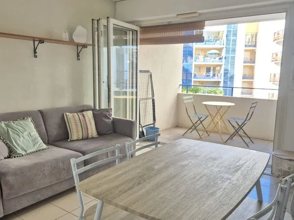 T2 meublé de 33 m² avec terrasse et garage en sous-sol - Port-Fréjus