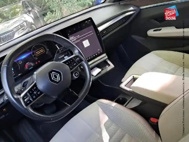 Renault Megane e-tech electric ev60 220ch iconic super charge — photo 15