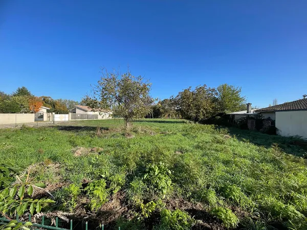 Terrain 1423 m²