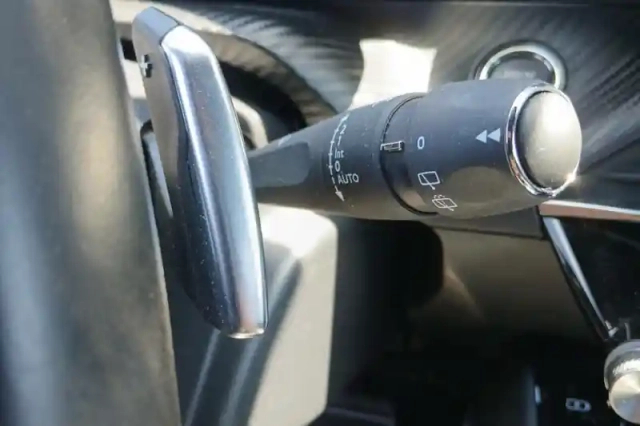 Peugeot 2008 puretech 130 s&amp;s eat8 — photo 32