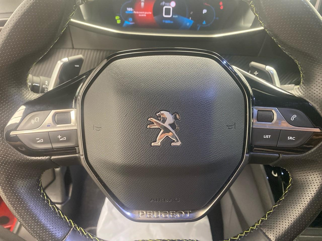 Peugeot 2008 bluehdi 130 s&s eat8 gt — photo 17