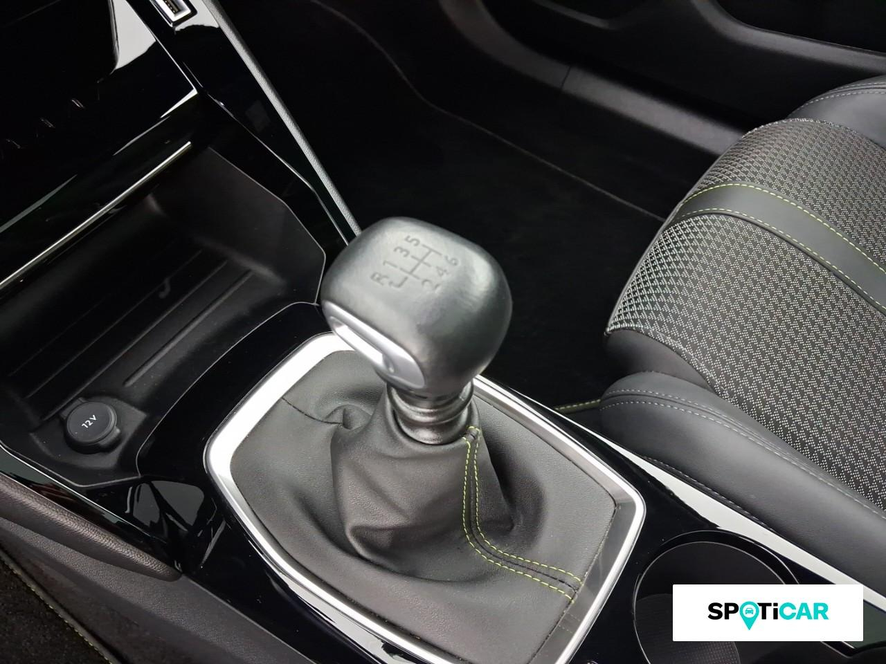 Peugeot 2008 1.2 puretech 130ch s&s gt — photo 14
