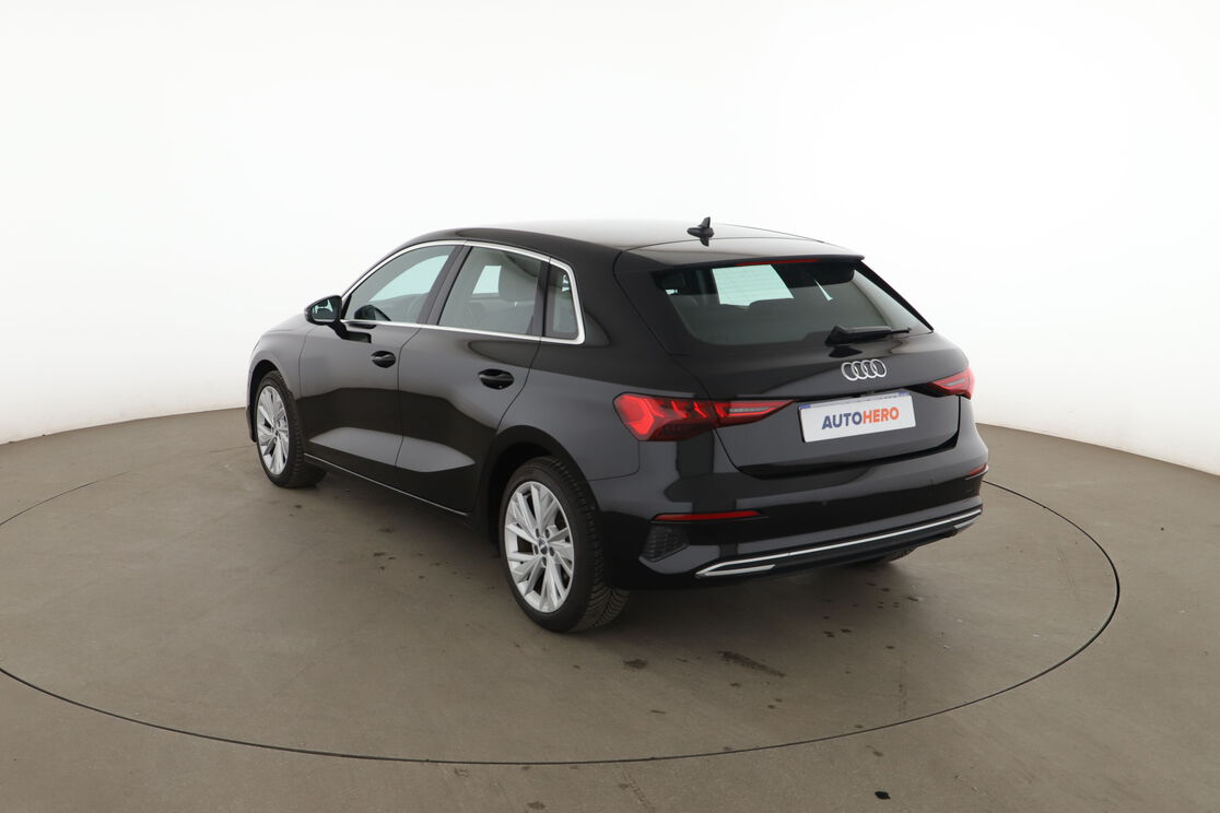 Audi A3 Sportback 35 TFSI mHEV Design Luxe S Tronic 7 — photo 3
