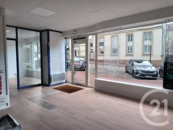 Local 3 pièces 61 m²