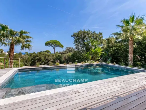 Maison 7 pièces 320 m²