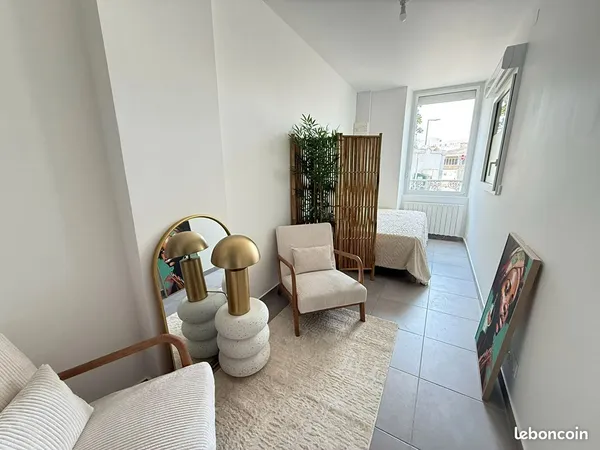 Studio 1 pièce 19 m²