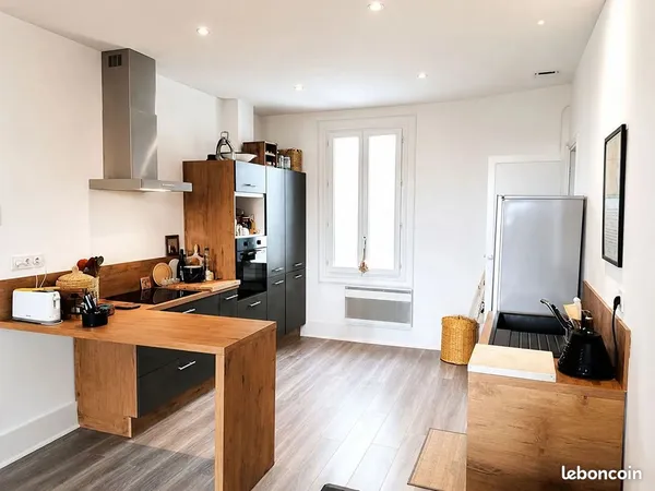 Appartement T4 proche place de la Comédie