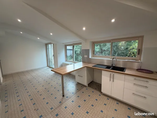 Maison 5 pièces de 104 m² avec jardin et garage