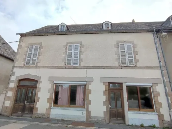 Maison centre bourg avec jardin, Lapleau 19550