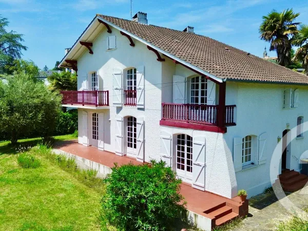 Maison 8 pièces 220 m²