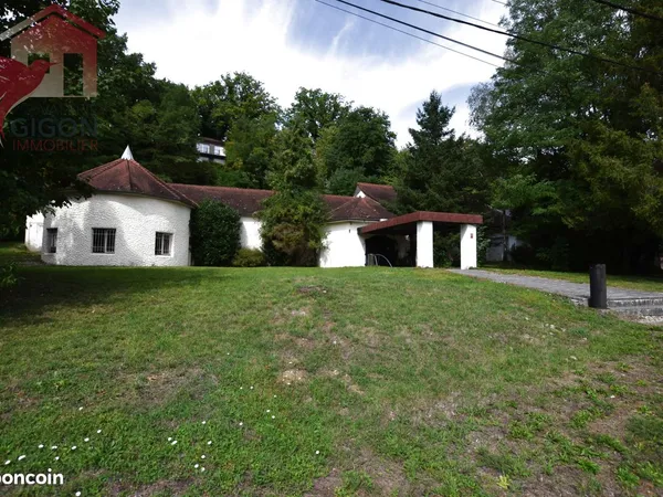 Local 715 m² Voujeaucourt