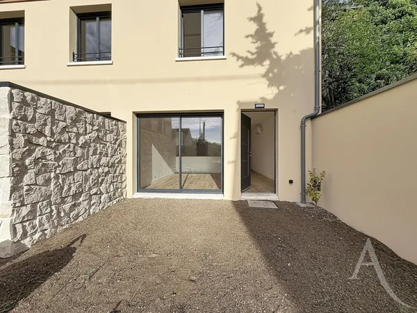 Maison Epone 3 pièce(s) 75 m2 - 2 chambres - jardin - parking - DPE A/A