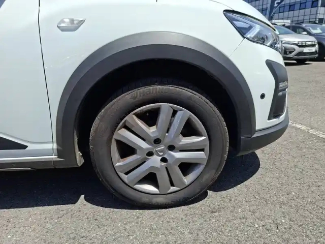 Dacia Sandero tce 90 cvt - 22 — photo 11