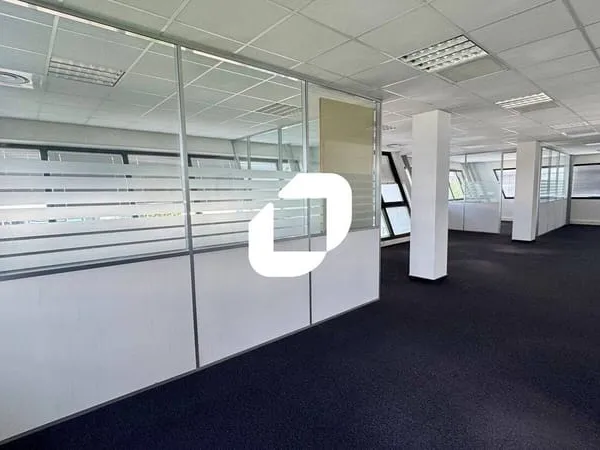 Bureaux 564 m²