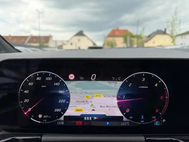 Mercedes Gla 200 d progressive line — photo 37
