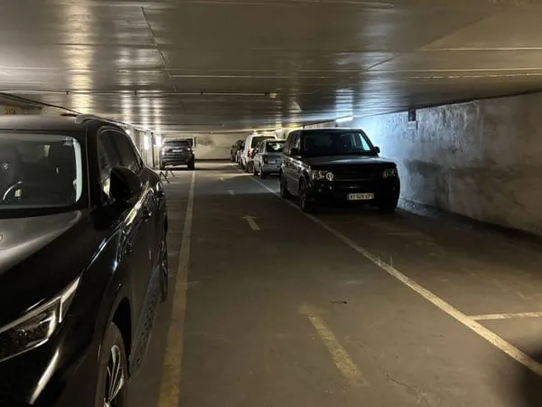 Parking 11 m²