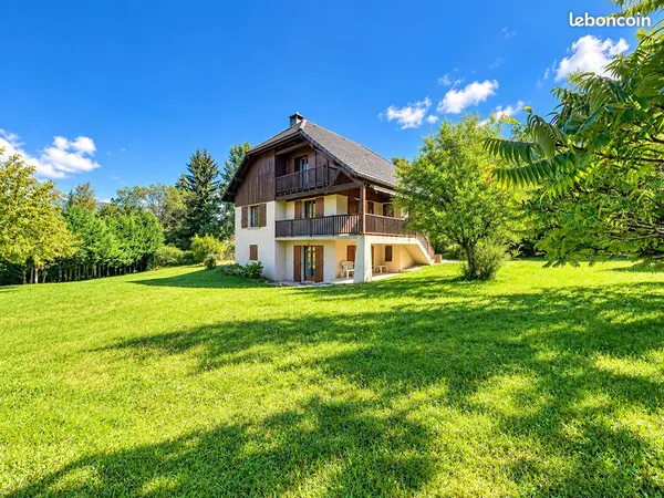 Maison 8 pièces 143 m²