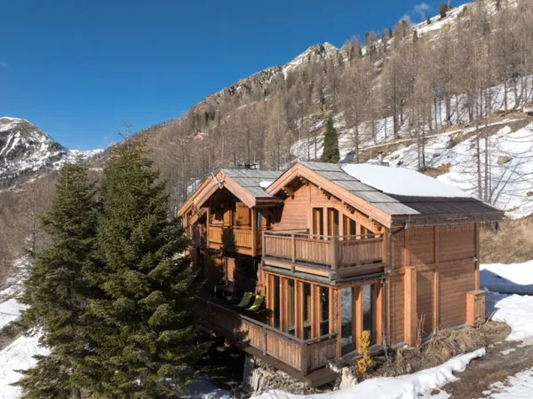 LUXUEUX CHALET ISOLA 2000