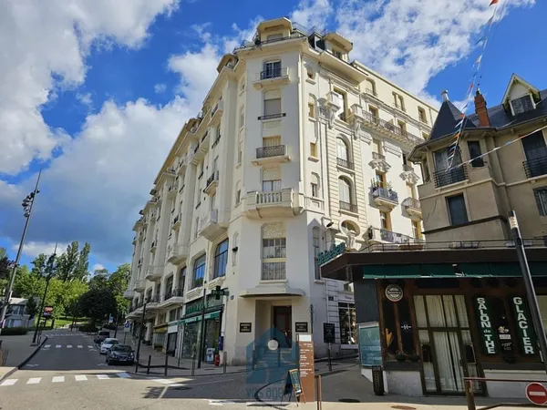 Studio en duplex avec balcon