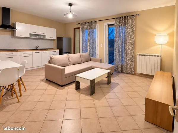 T2 meublé de 55 m² avec bureau et parking - Issou (78440)