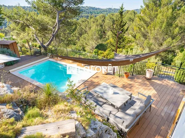Maison Familiale CARNOUX, Secteur LES BARLES NORD, PISCINE