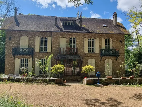 Maison 32 pièces 675 m²