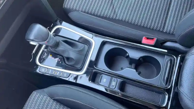 Kia Ceed sw 1.6 gdi hybride rechargeable 141ch dct6 — photo 10