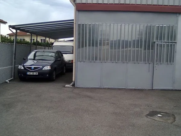 LOCAL (bureau ,commerce ,appartements.. )