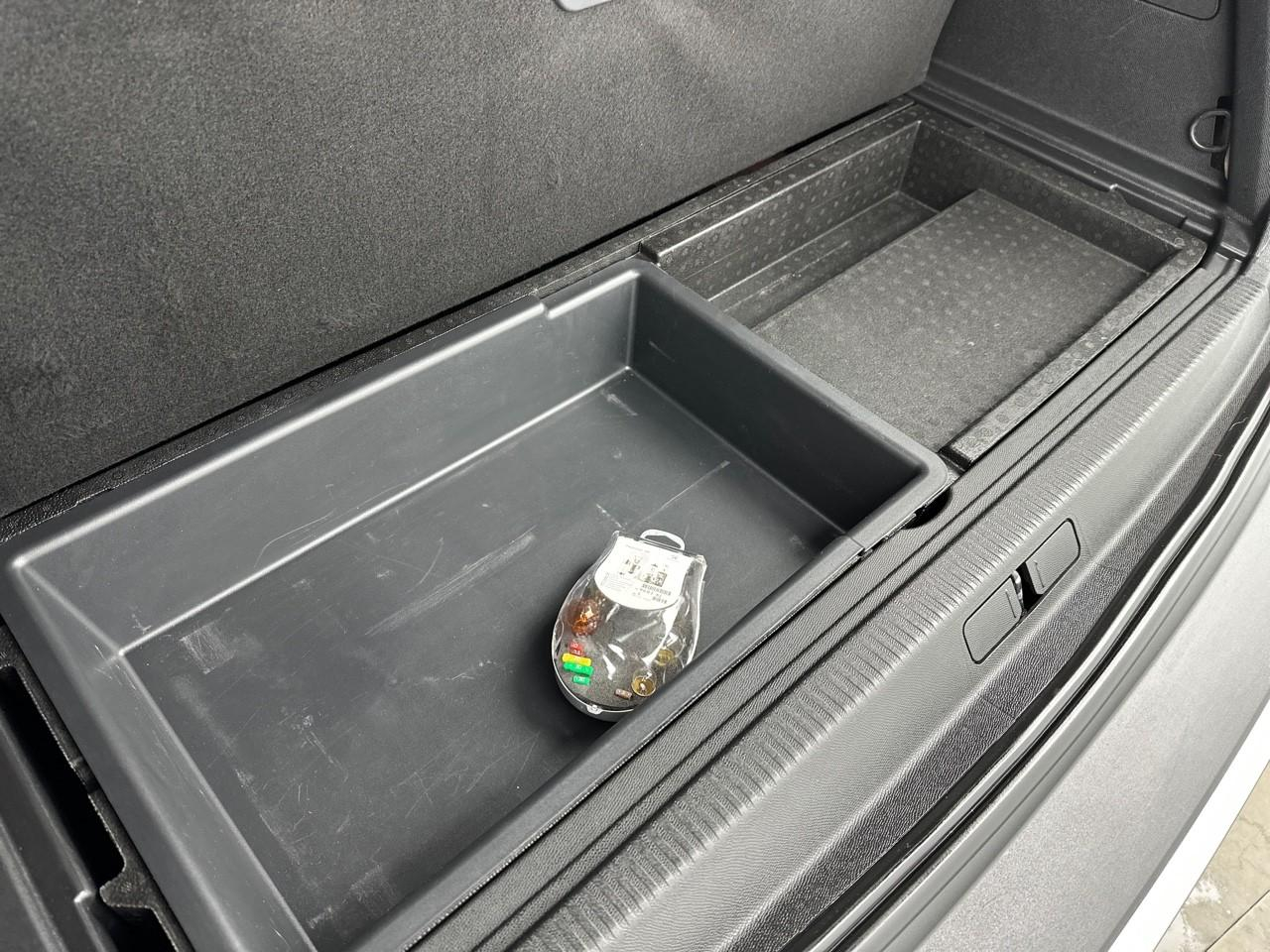 Peugeot 3008 hybrid 225 e-eat8 allure pack — photo 39
