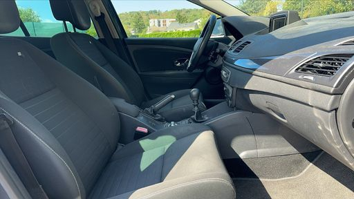 Renault Megane 1.2 TCe 115 - Limited – 2015 – 104500 km – Essence – Boîte Manuelle — photo 12