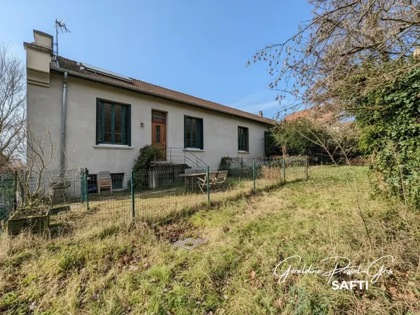 Ensemble immobilier avec un beau potentiel