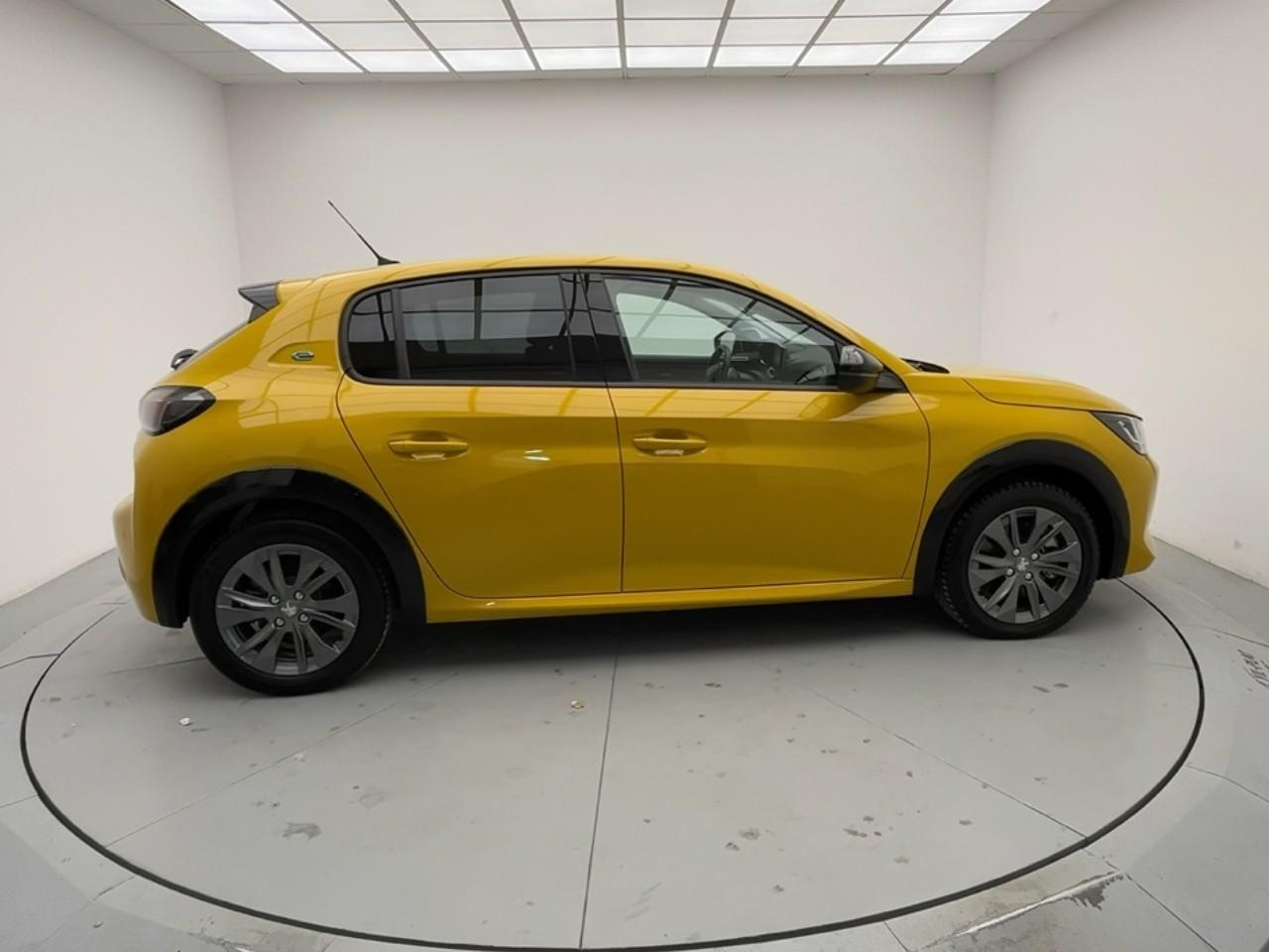 Peugeot 208 electrique 50 kwh 136ch allure — photo 6