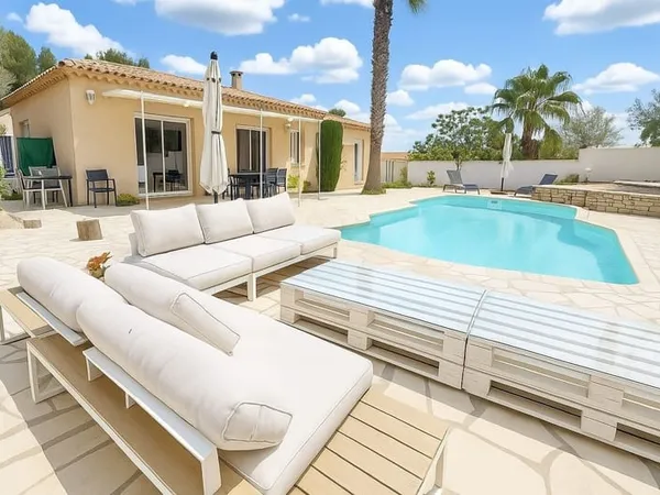 Maison familiale de 180 m2 avec appartement indépendant T2 - MARTIGUES L'ESCAILLON