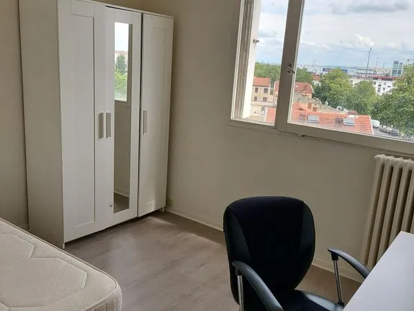 Chambre en colocation dans appartement