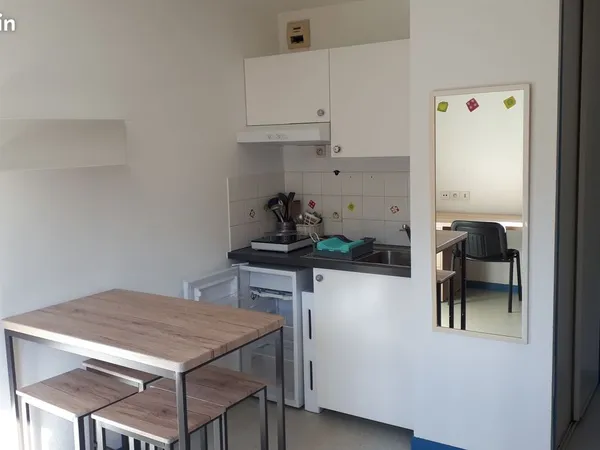Vend studio meublé CHAMBERY centre