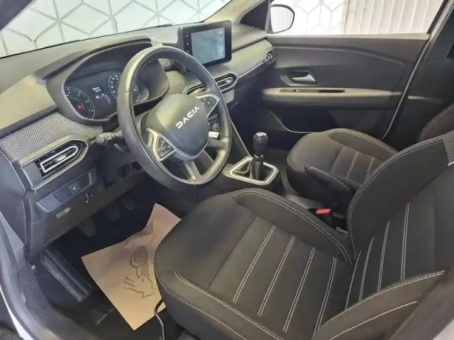 Dacia Sandero sce 65 — photo 10