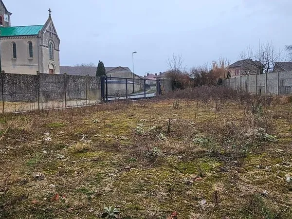 Terrain 792 m²