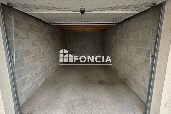 Parking 14 m²