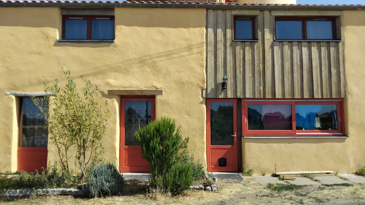 Photo 1