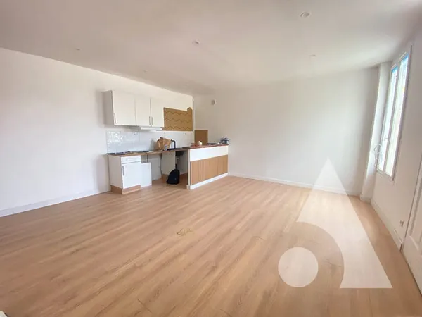 IMMEUBLE DE RAPPORT - 3 APPARTEMENTS - BETHISY SAINT PIERRE