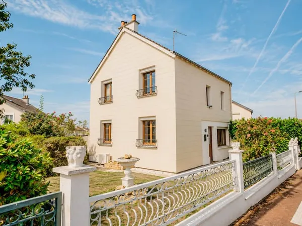 Maison Chemille En Anjou 5 pièce(s) 90 m2 - Terrain de 570 m²