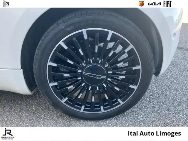 Fiat 500 e 118ch la prima my23 — photo 11