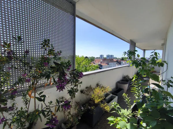 Nantes Saint-Jacques. Appartement T4 récent avec loggia de 31 m2. 288 200 € FAI