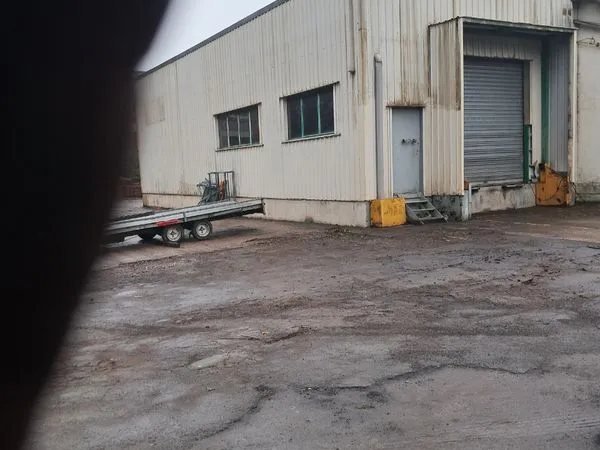 Hangar industriel