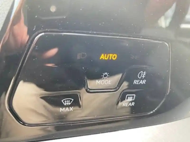 Volkswagen Golf 1.5 ehybrid 204 dsg6 — photo 13