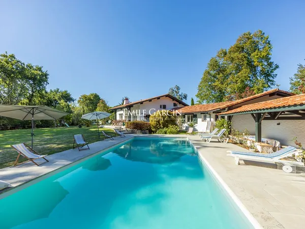 A vendre Maison de caractère vue montagnes Arbonne