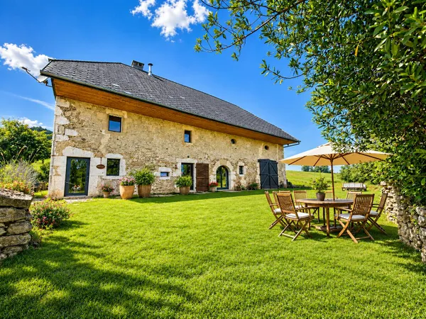 Propriété/Grange de 168m2- Massingy